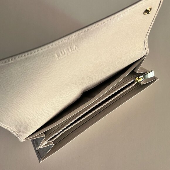 Brand new with tags Furla extra large bifold wallet in opale leather - Picture 4 of 5